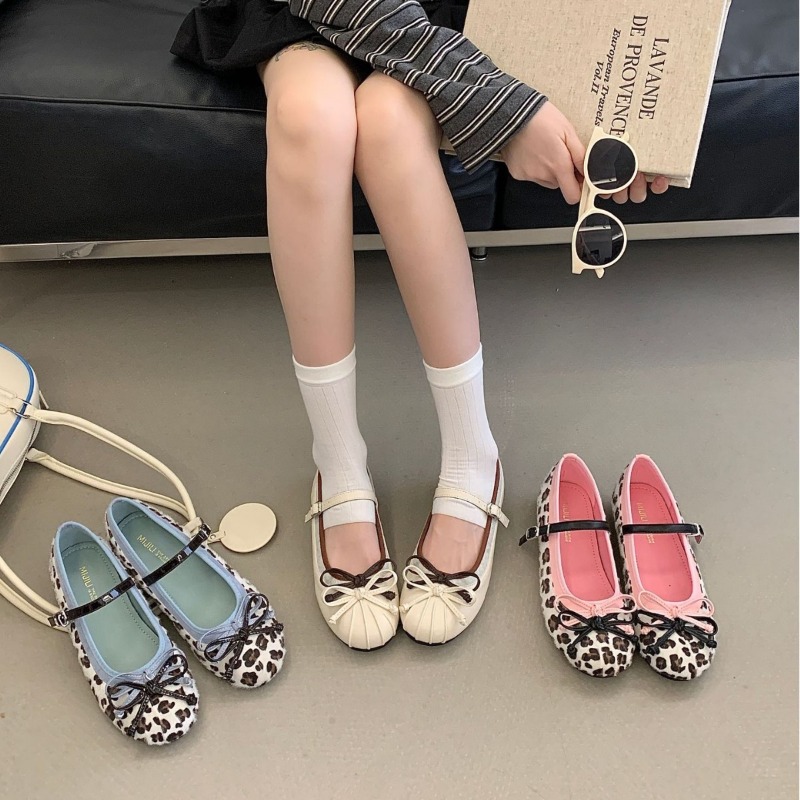 Vintage Old Fashion - Women's Leopard Print Mary Jane Flats