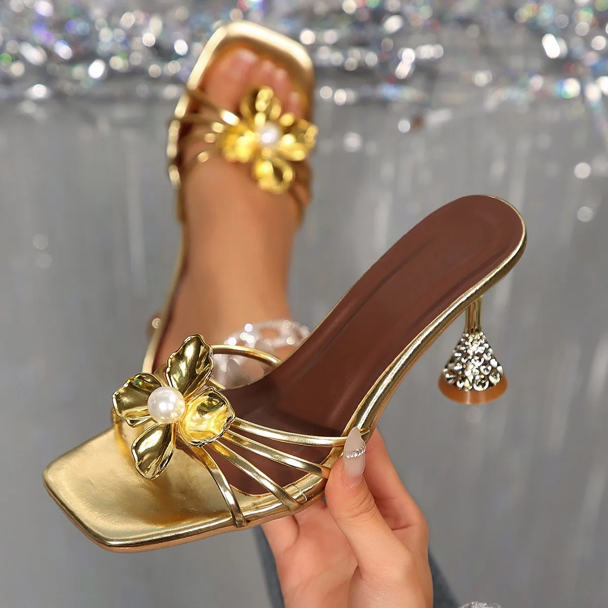 Vintage Old Fashion - Vintage Metal Flower Crystal Cone Heel