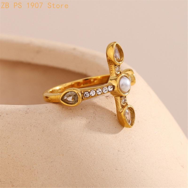 Vintage Fashion Center - Rounded Center Ring with Clear Stone-Look
