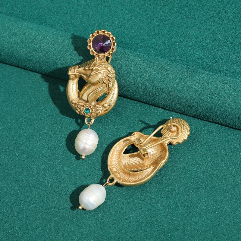 Vintage Purple Crystal Horse H - Vintage Fashion Jewelry Brands 评论和价格