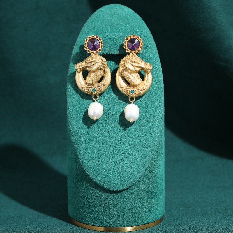 Vintage Purple Crystal Horse H - Vintage Fashion Jewelry Brands 评论和价格