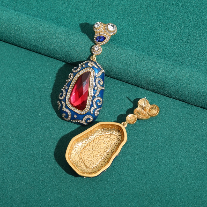Vintage Alien Red Crystal Blue - Vintage Fashion Jewelry Brands 评论和价格