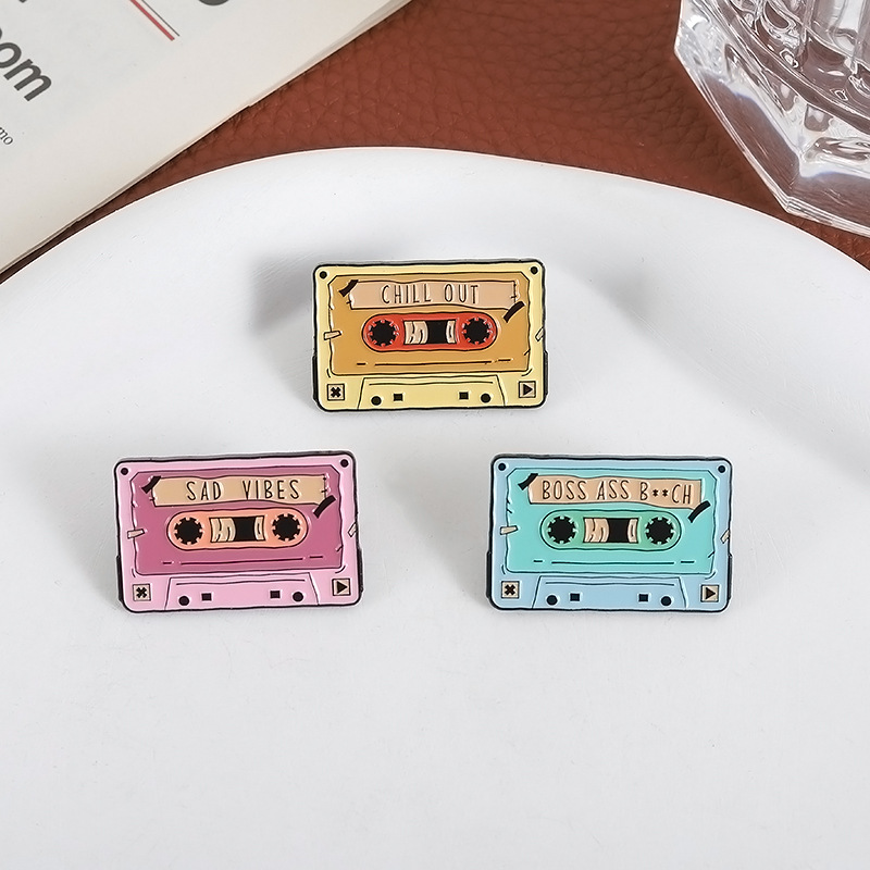 Vintage Music Tape Enamel Broo - Vintage Vibes Fashion 评论和价格