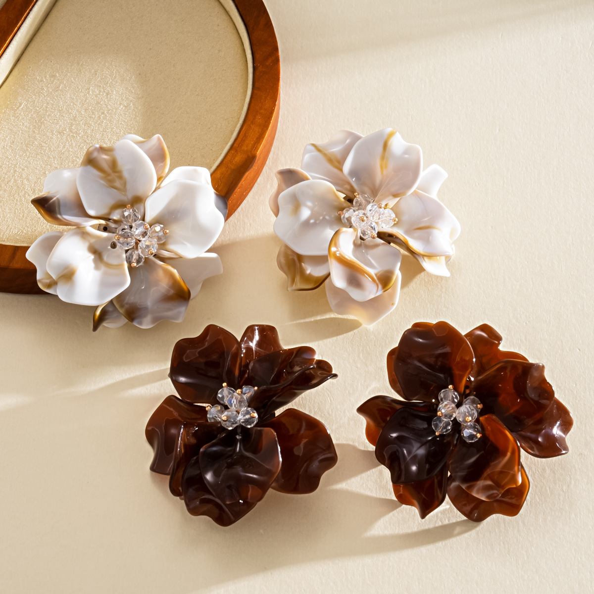 Large Vintage Resin Flower Stu - Vintage Fashion Center 评论和价格