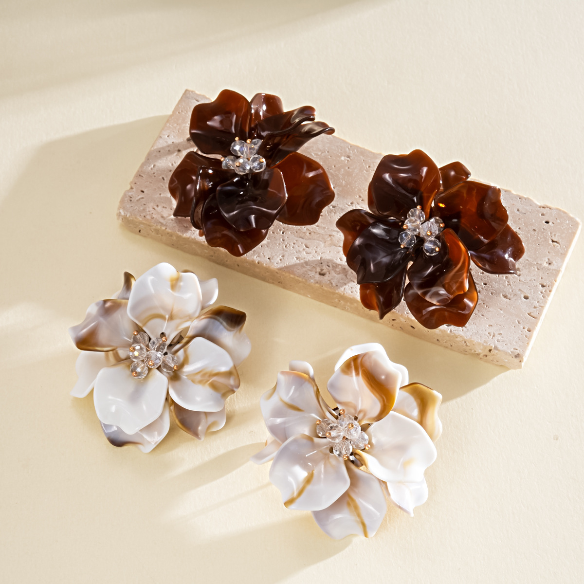 Large Vintage Resin Flower Stu - Vintage Fashion Center 评论和价格