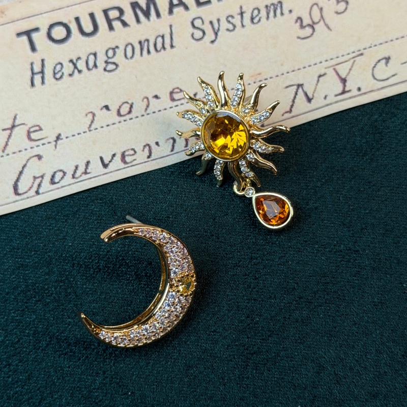 Vintage Yellow Crystal Sun Moo - Vintage Fashion Jewelry Brands 评论和价格