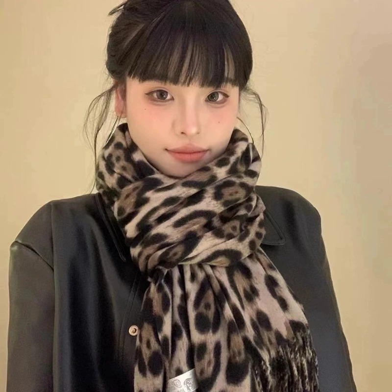 2025 New Retro Silk Leopard Pa - Vintage Fashion Wear 评论和价格