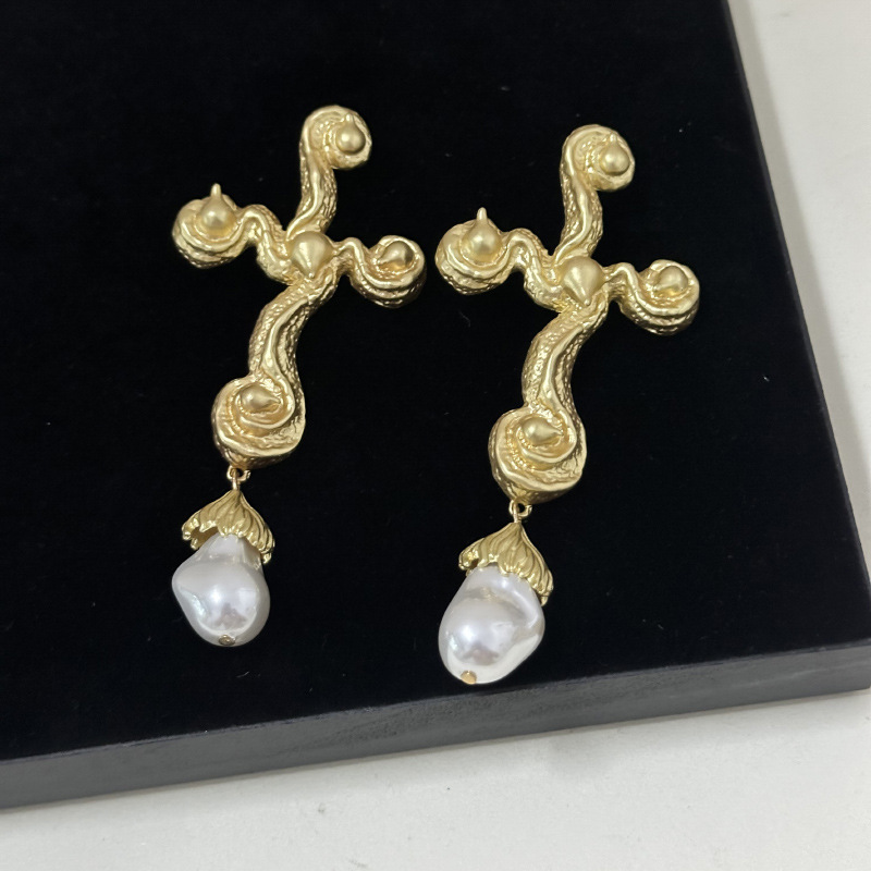 Vintage Baroque Style Metal Al - Vintage Fashion Jewelry Brands 评论和价格