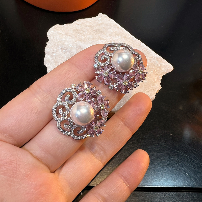 Vintage Hollow Flower Stud Ear - Vintage Fashion Center 评论和价格