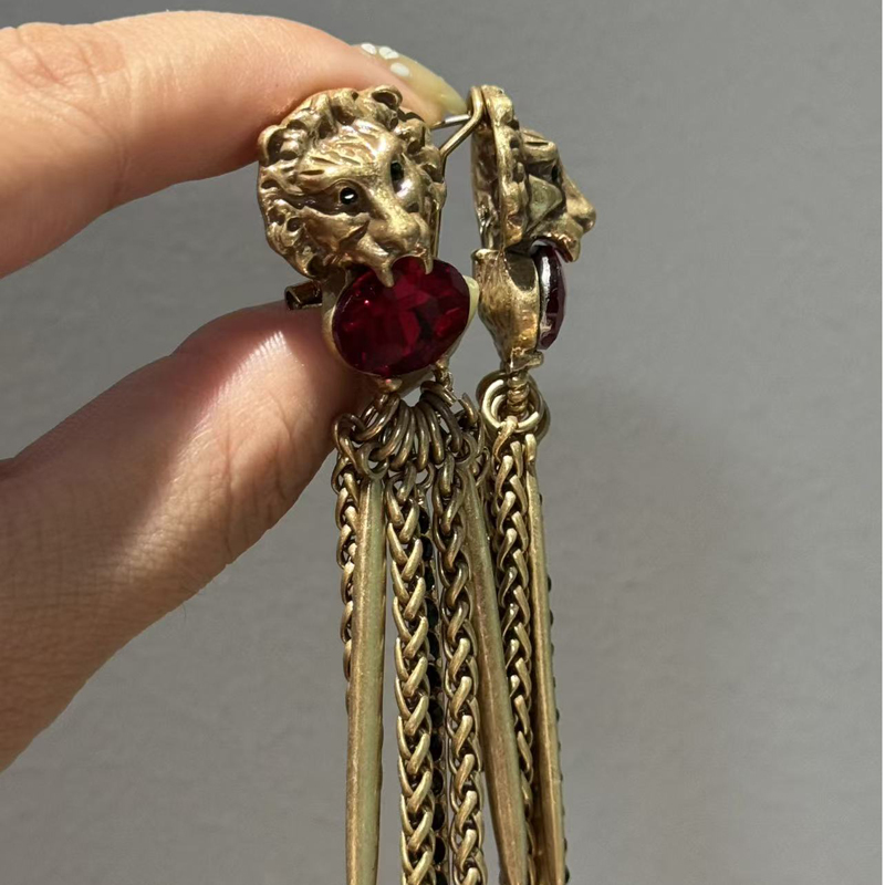Vintage Lion Head Red Treasure - Vintage Fashion Jewelry Brands 评论和价格