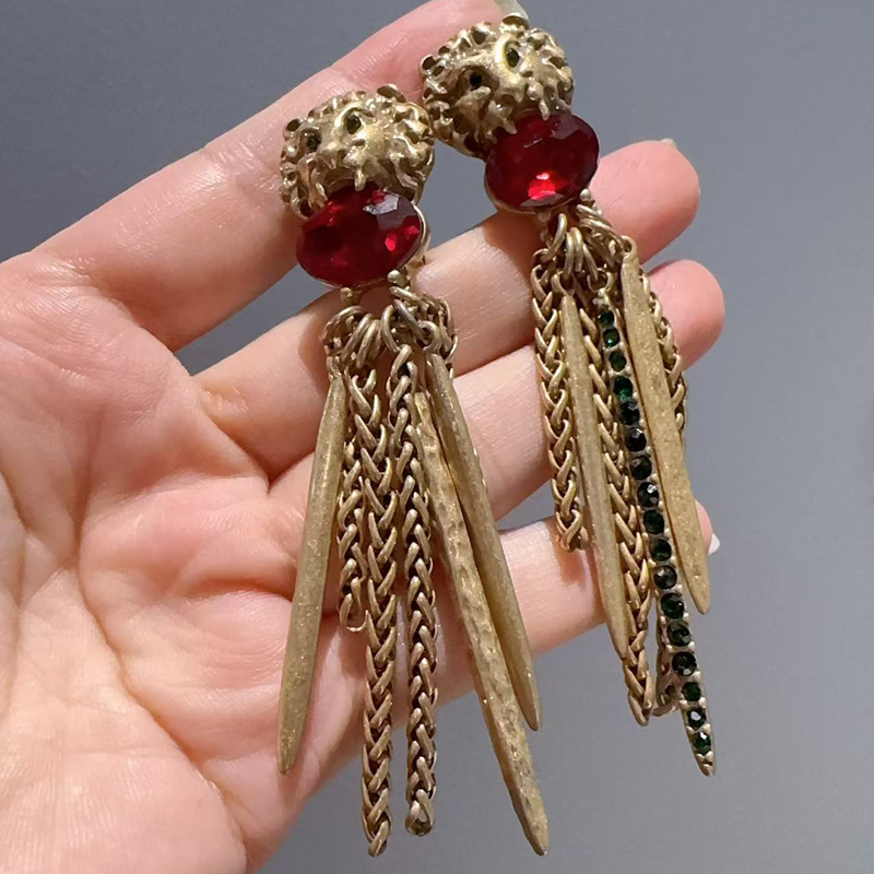 Vintage Lion Head Red Treasure - Vintage Fashion Jewelry Brands 评论和价格