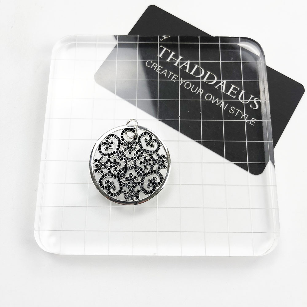 Pendant Arabesque Disc Ornamen - Vintage Fashion Jewelry Brands 评论和价格